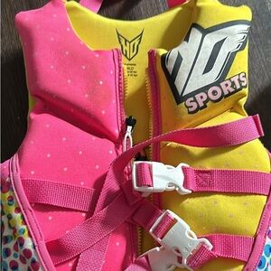 Girls life vest for 30-50lbs